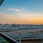 1 Bedroom Apartment With Marina View - Close To Metro