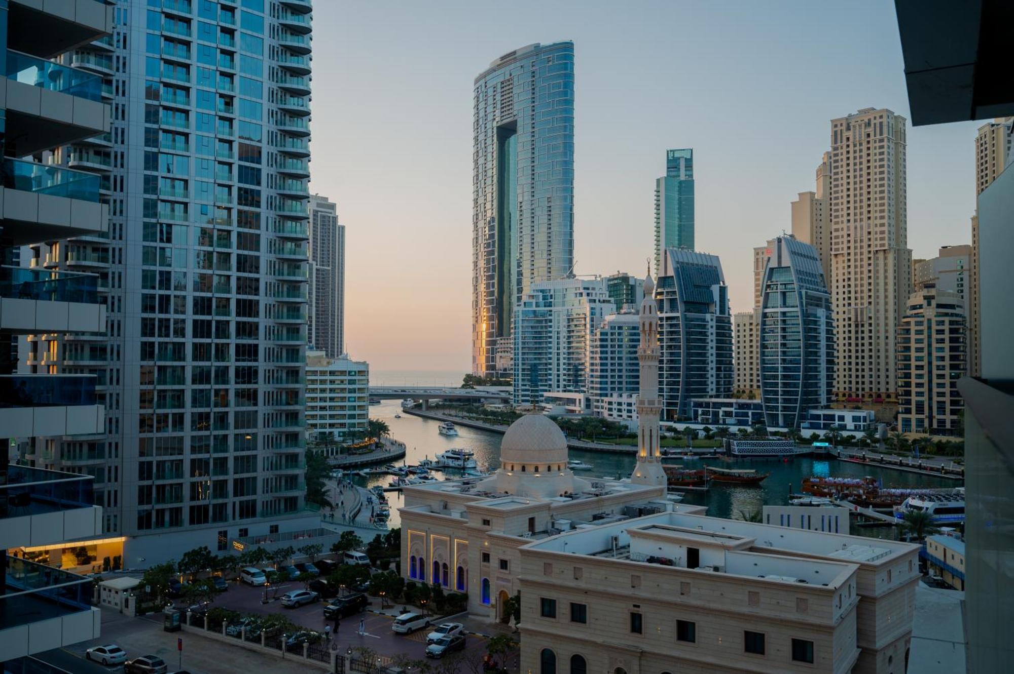 1 Bedroom With Marina View - Close To Metro Appartement *